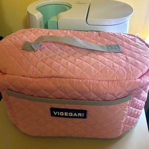 Cricut mug sublimation machine, 2 cricut mugs & machine cover. Only used twice.